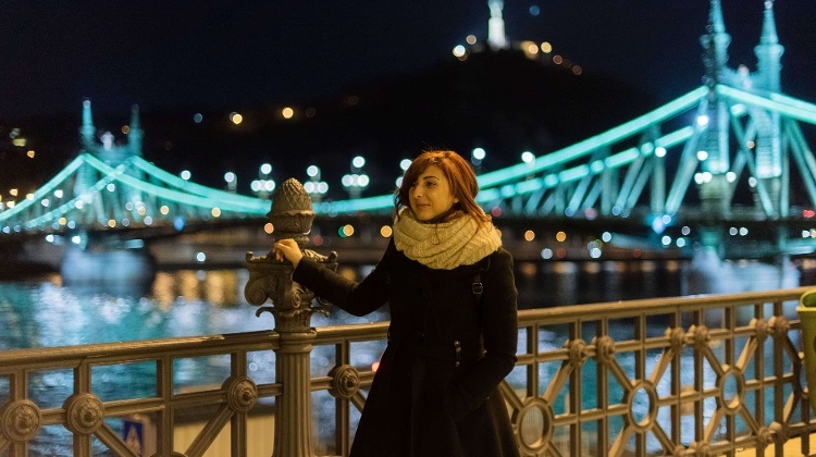 Timea Sipos, Hungarian-American Writer & Translator Timea Sipos, Hungarian-American Writer & Translator