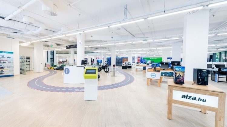 Alza Introduces 'Buy Now, Pay Later' Service in Hungary