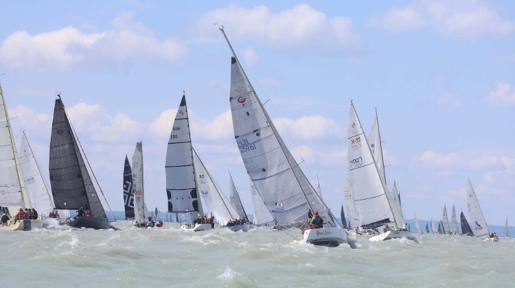 Low Water at Balaton Forces Blue Ribbon Race Course Change