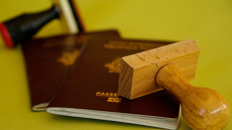 Passport Fraudsters Imprisoned in Hungary for Selling Fakes to Foreigners