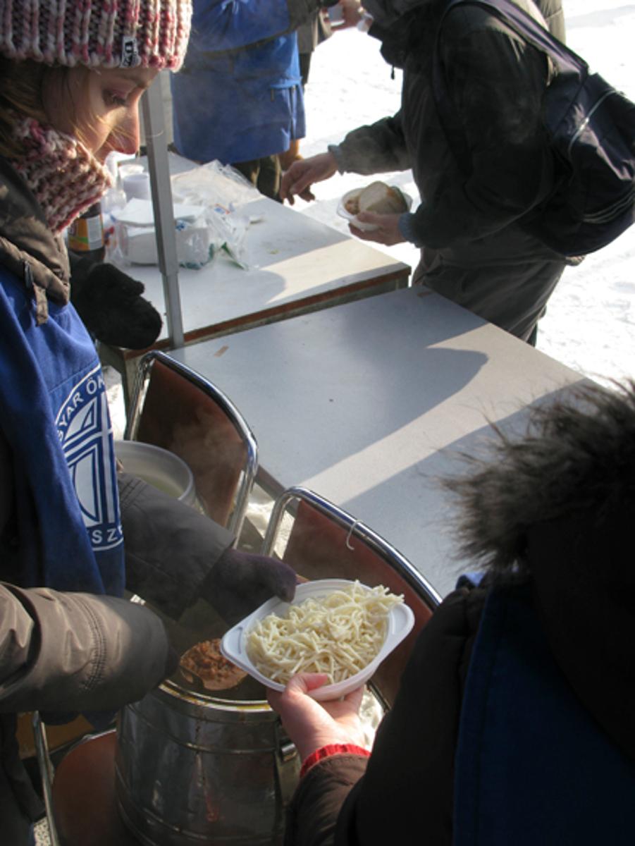 Expat Support For Charity Soup Kitchen In Budapest, 21 December 2010