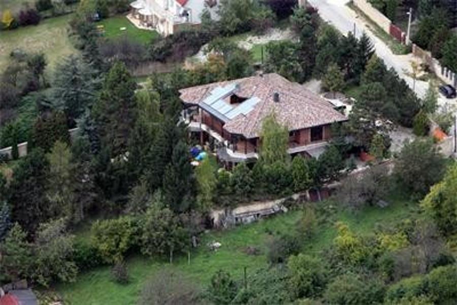 Angelina Jolie's New Home In Budapest, 3 October