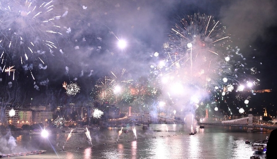 Hungary Marks National Holiday With Magnificent Fireworks