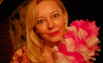 Sylvia Llewelyn, Artist, Jewellery Designer Sylvia Llewelyn, Artist, Jewellery Designer