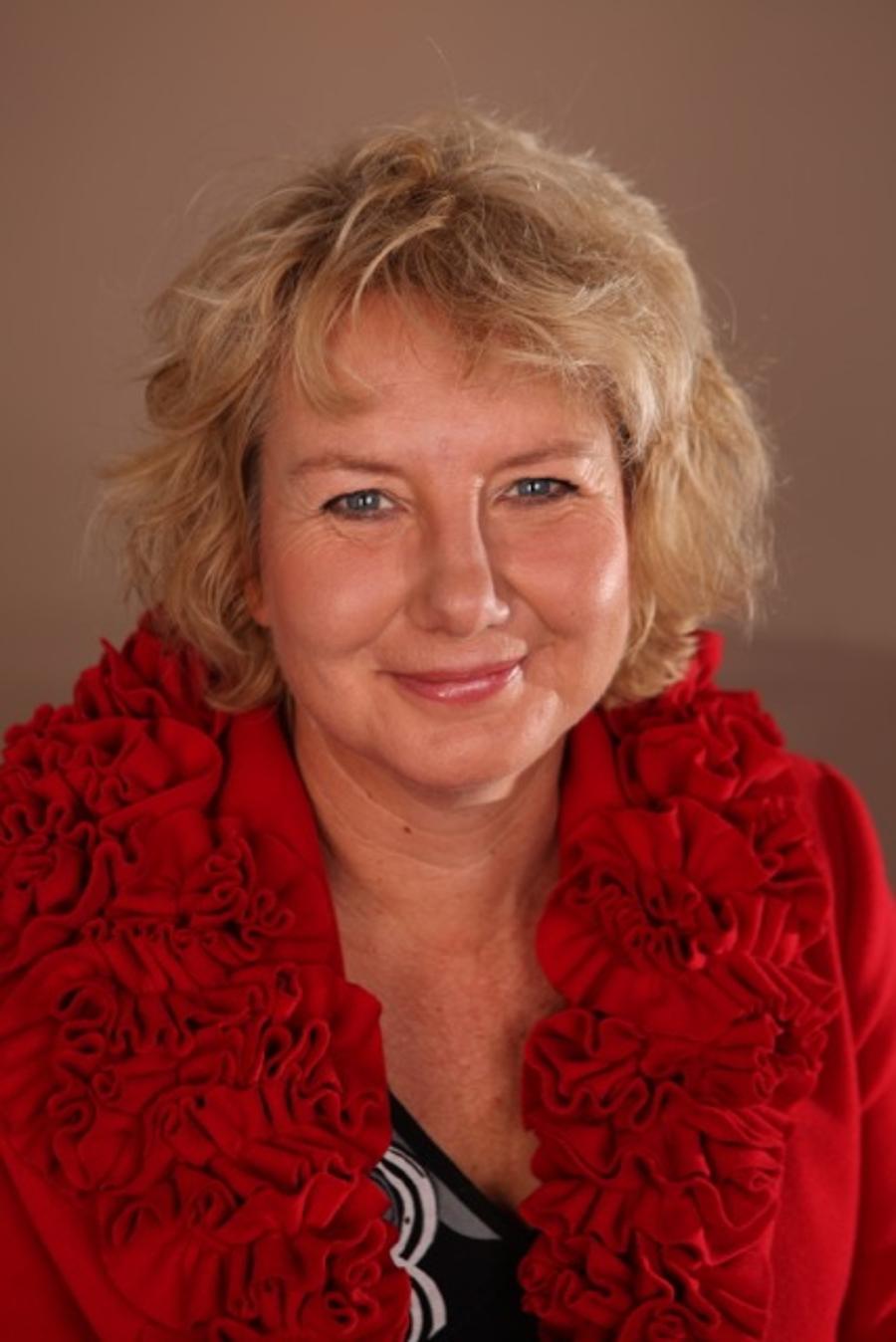 XpatLoop Interview Two:  Drs Sari van Poelje, Executive Coach &Trainer, Intact