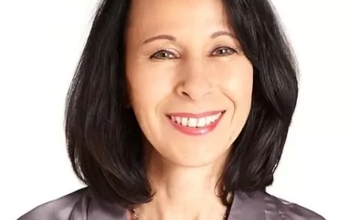 Eva Bonomolo, Owner, Budapest Connections -Property Business Eva Bonomolo, Owner, Budapest Connections -Property Business