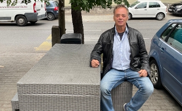 Dr. Gábor Hegyi, Managing Director, Capital Communications Dr. Gábor Hegyi, Managing Director, Capital Communications