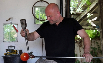 Surprising Expats: James Carcass, Glassblower, Wood Carver Surprising Expats: James Carcass, Glassblower, Wood Carver