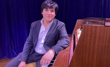 Inspiring Expats: The Willpower's Key Played By A Mexican Pianist Inspiring Expats: The Willpower's Key Played By A Mexican Pianist