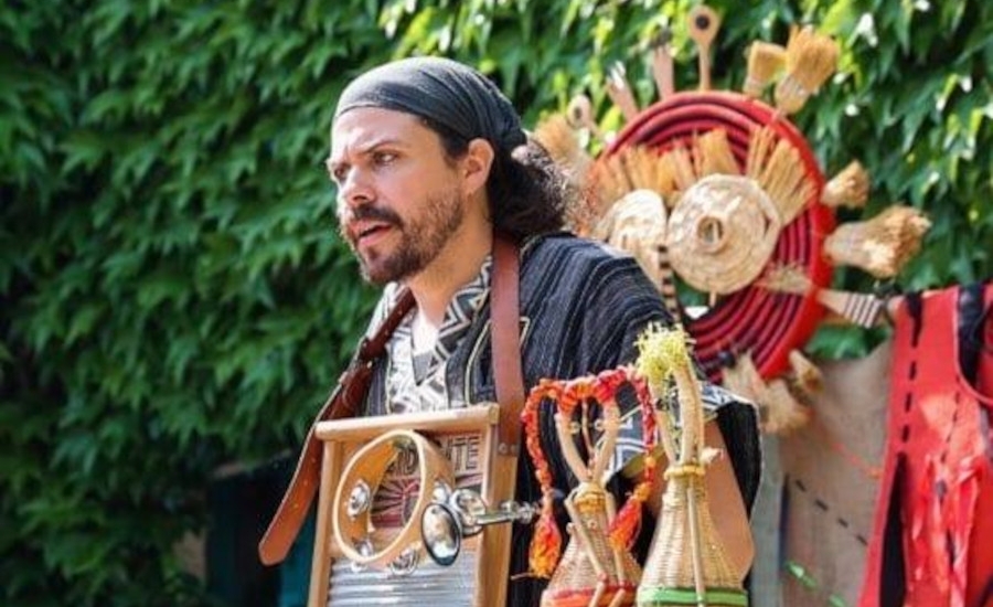 Surprising Expats: Danny Bain, Musician, Composer, Storyteller