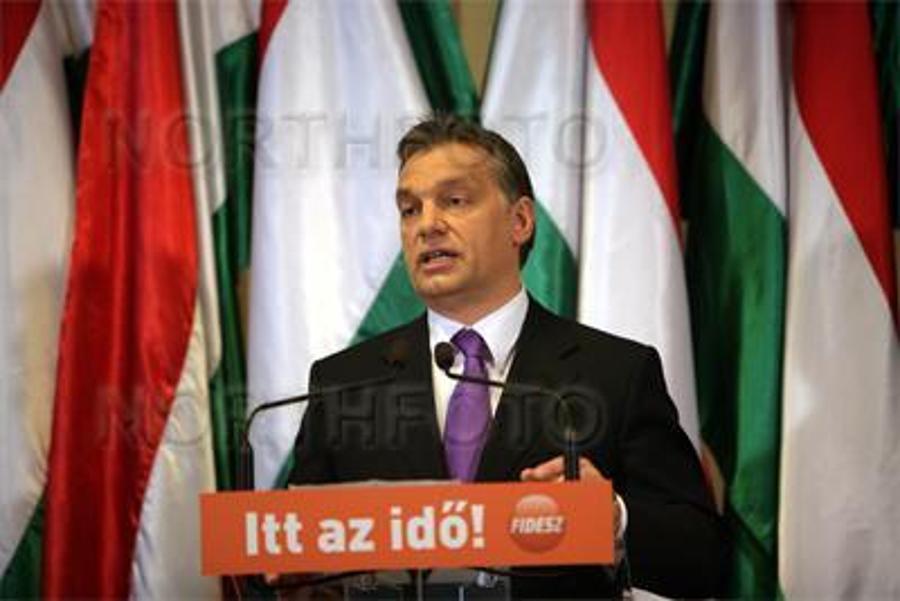 Hungarian Parties Prepare Election Night Quarters