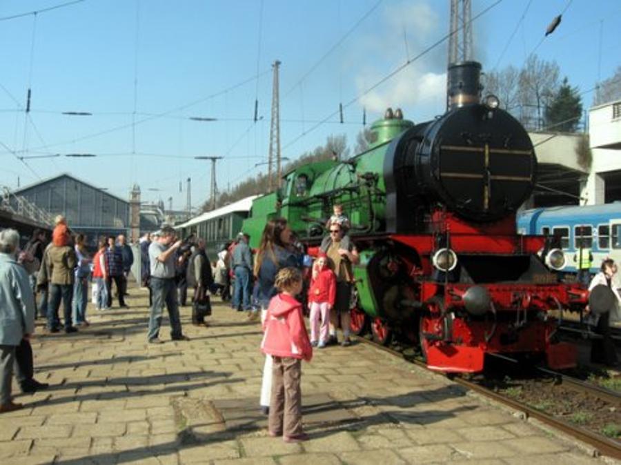 'Easter Monday In Gödöllő On A Steam Locomotive', 5 April 2010