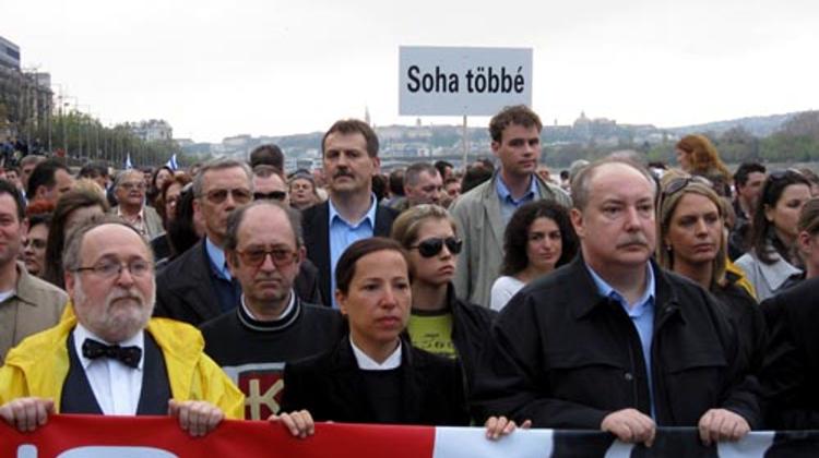 U.S. Ambassador Kounalakis Joins March Of The Living Procession