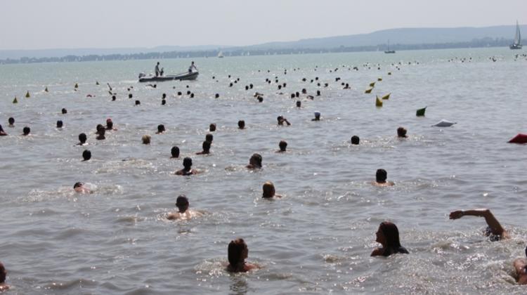 Balaton Cross-Swimming Is Delayed