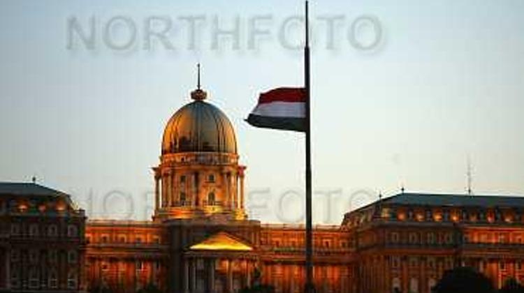 Hungarian MPs Tease National Co-operation Paper