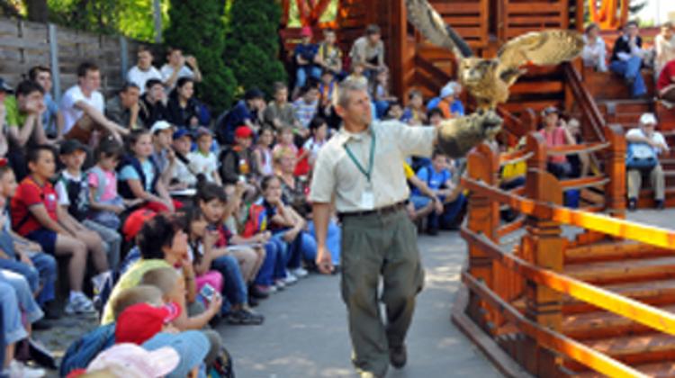 Be There For A Cool Date In Budapest Zoo
