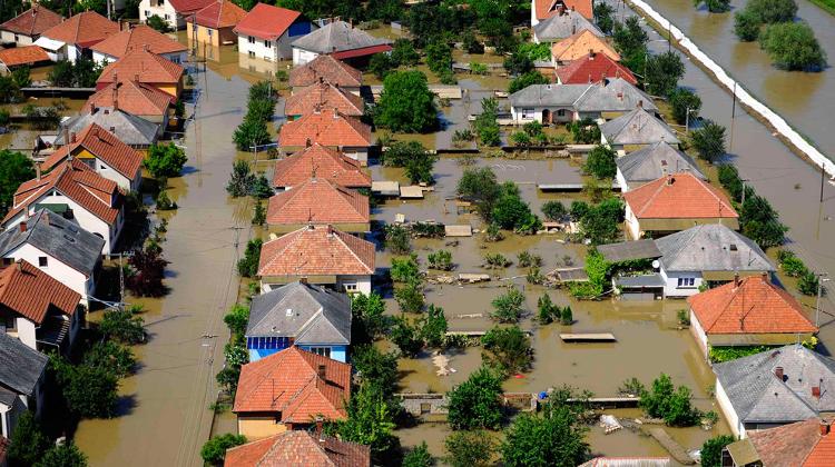 U. S. Embassy Volunteers To Rebuild Symbiosis Autistic Home In Miskolc