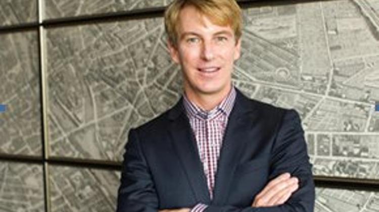 Global Leader On The AmCham Podium, Budapest, 24 September