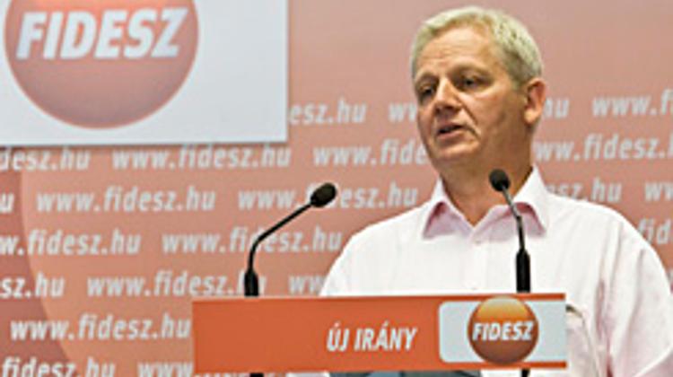 Budapest Mayoral Candidate István Tarlós Asks Students For Help