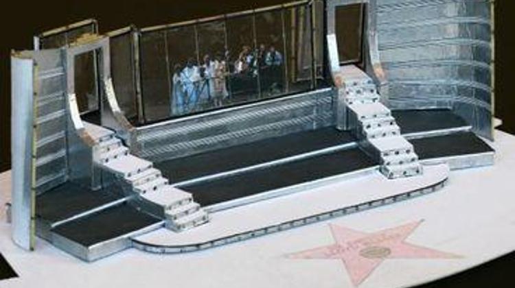 Settings - Models, Palace Of Arts Budapest, Shown Until  28 October