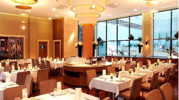 Xpat Restaurant Review: Araz Dazzles In Historical Budapest