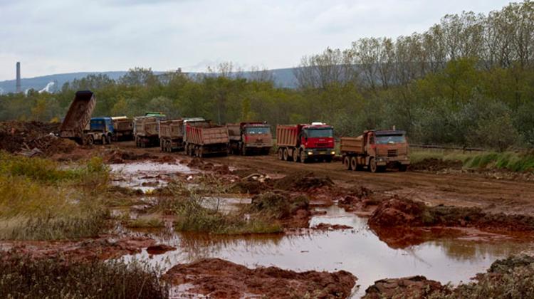 Hungarian MAL Told  To Pay Devecser Man Ft 10mn