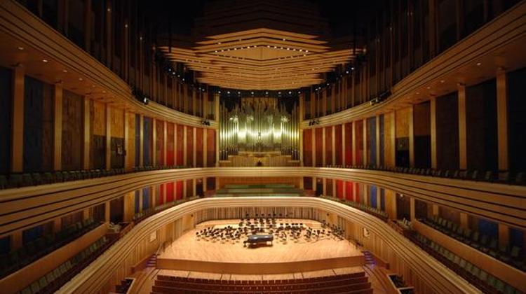 MPs Outraged By Plans To Celebrate Romania At National Theater