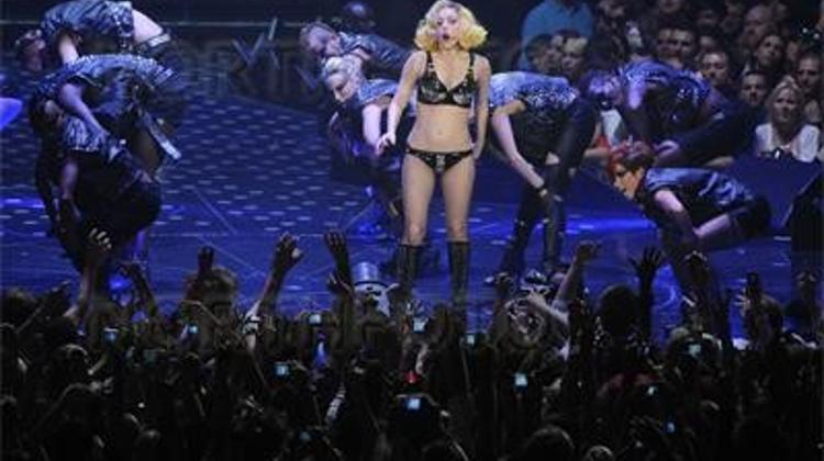 Lady Gaga 'Pop-Electro Opera', Budapest Sportaréna, 7 November
