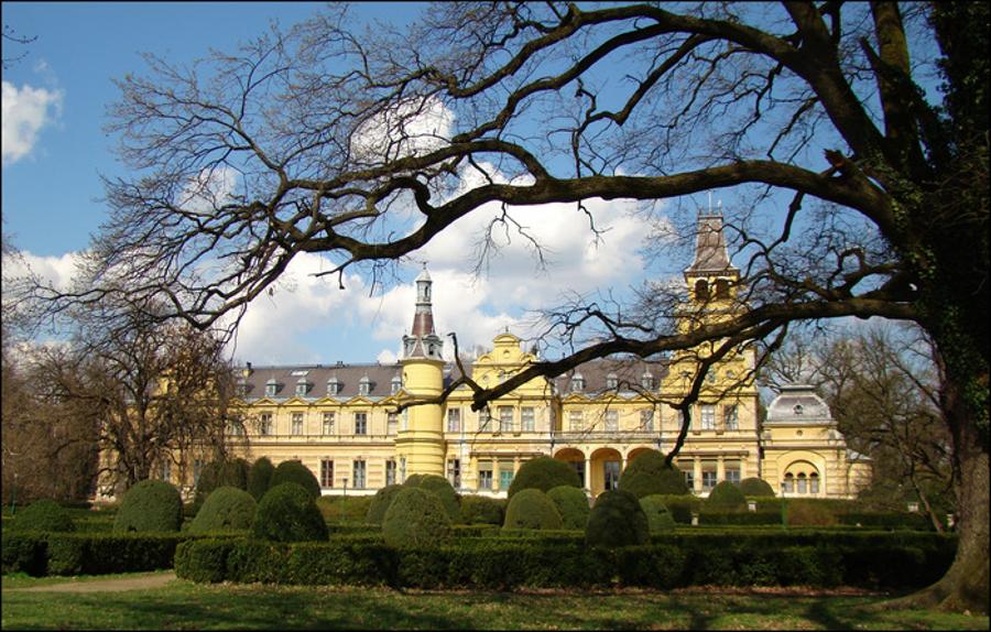 Palaces & Aristocratic Residences In Hungary
