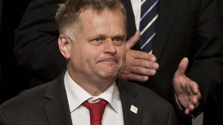 Safe And Cheap Nuclear Energy May Promote Combating Climate Change