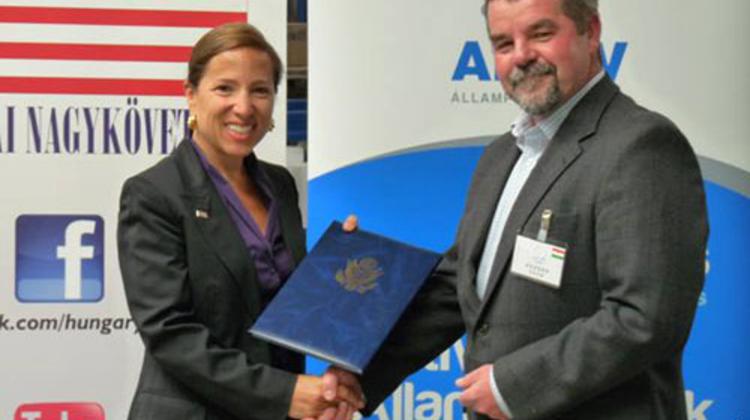 U.S. Ambassador Awards Hungarian Companies For Community Programs