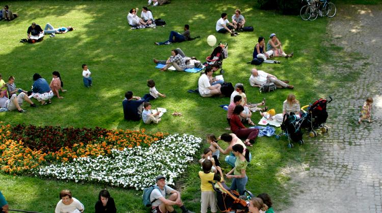 Invitation: Museums' Festival In The Museum Garden, Budapest, 19 -20 May