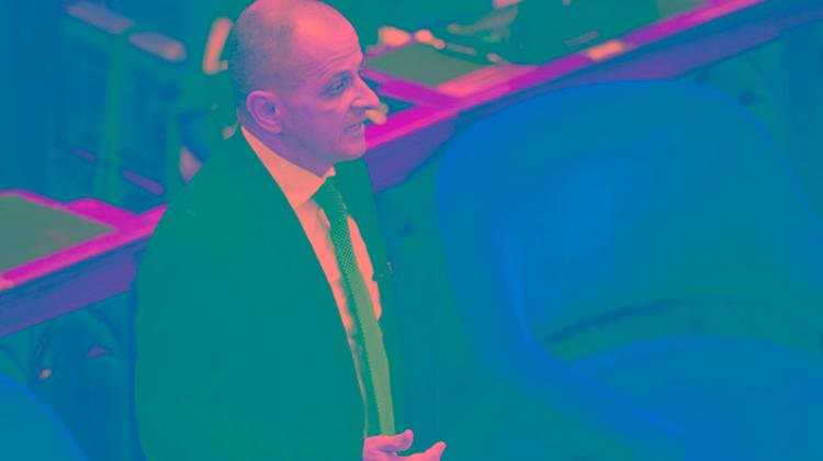 Hungarian Regional Development Ministry To Outlaw “Pocket Contracts”