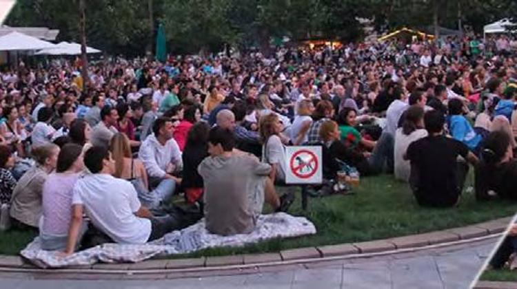 Budapest Soccer Screenings, Szabadság Tér, 8 June - 1 July