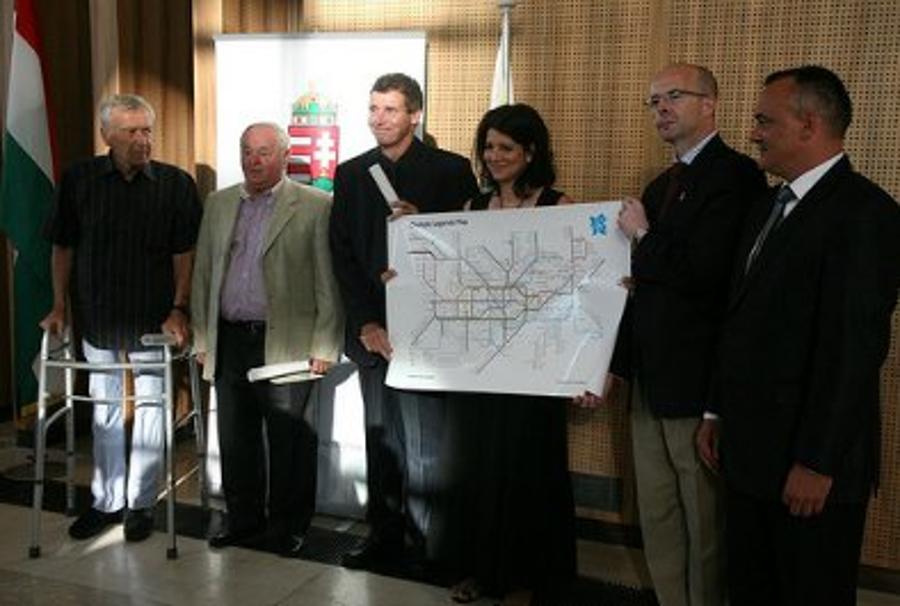 Hungarian Olympic Legends Receive Special London Underground Map