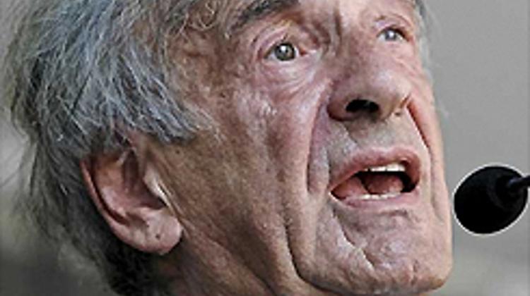 Holocaust Survivor & Nobel Peace Laureate Elie Wiesel Returns Hungarian Award