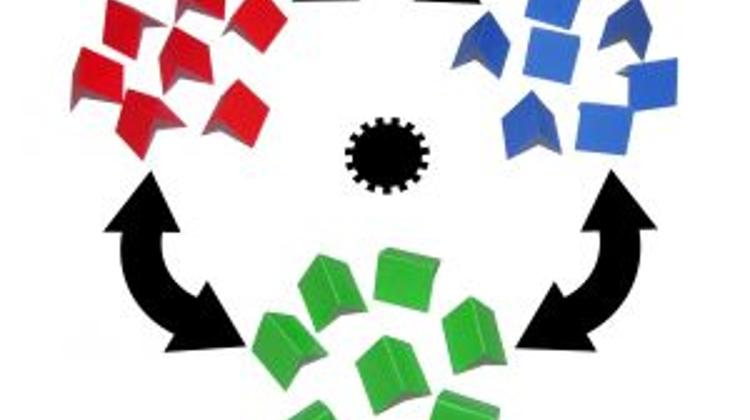 Political Analyst Argues For A Coalition Government In Hungary In 2014