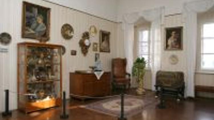 Xplore Budapest: The Zsolnay Memorial Room