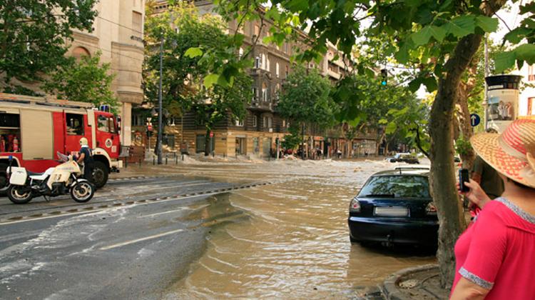 Szent Gellért Tér In Budapest Flooded