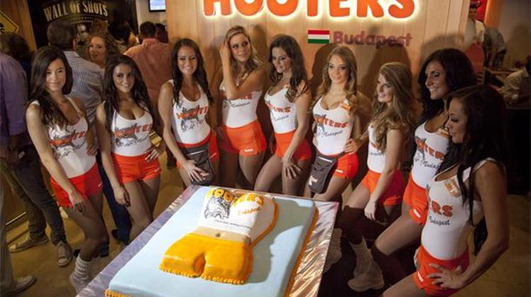 Photo Report: Huge Hooters Launch In Budapest