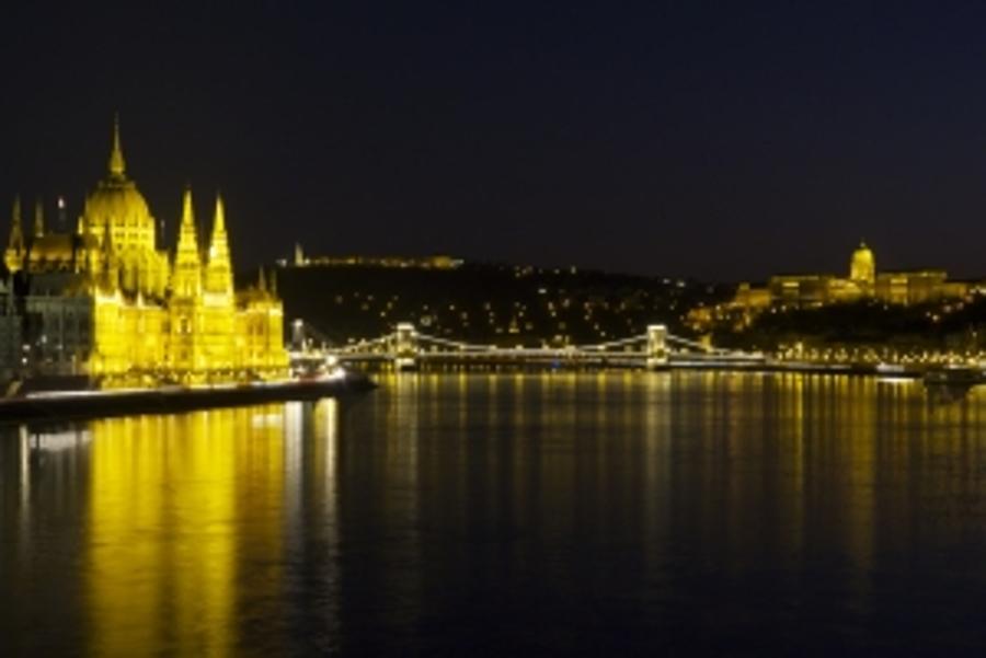 Budapest Reduces Street Lighting