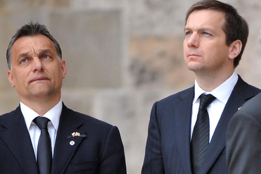 Hungary's PM Orban & Former PM Bajnai Ignore One Another