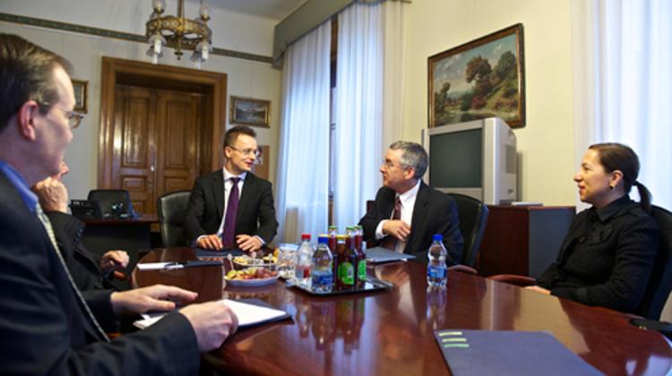 U.S. Embassy Press Release: Brent Hartley Visits Budapest