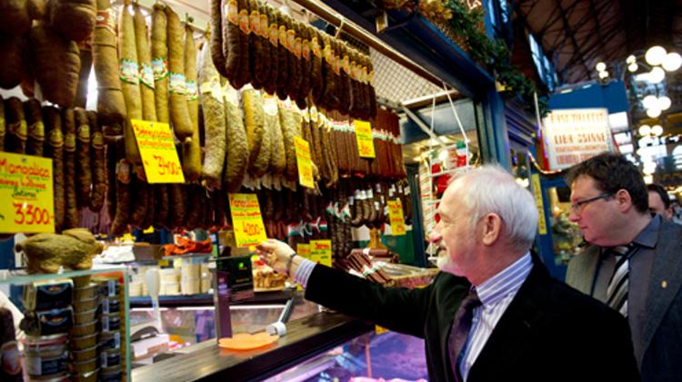 Food Inspectors Monitor Markets, Shopping Centres & Warehouses In Hungary