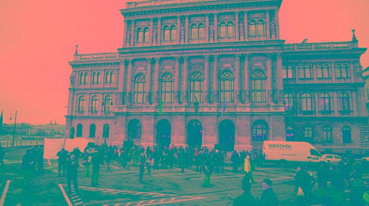 Xpat Opinion: Hungarian Student Unrest Continues Despite Concessions By The Government