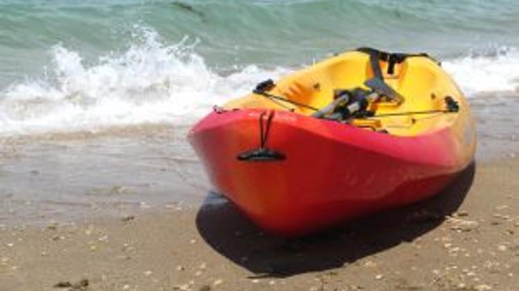 Hungarian Duo To Paddle Across Atlantic Ocean