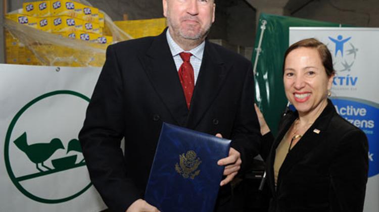 U.S. Embassy's  Active Citizenship Award To Food Bank In Hungary