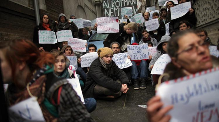 Ministry Of Public Administration & Justice Condemns The Violent Events In Lendvay Utca  In Budapest