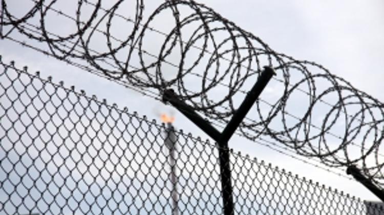 Hungarian Prisoner Strolls Out Of Dresden Jail