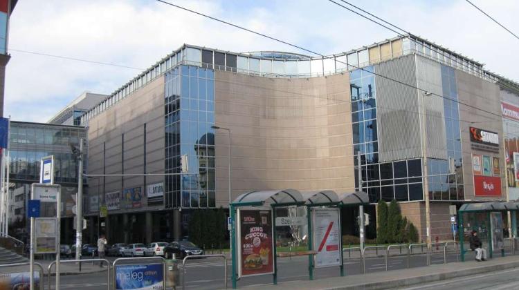 Budapest Shopping Centre Mammut Under Water On Saturday